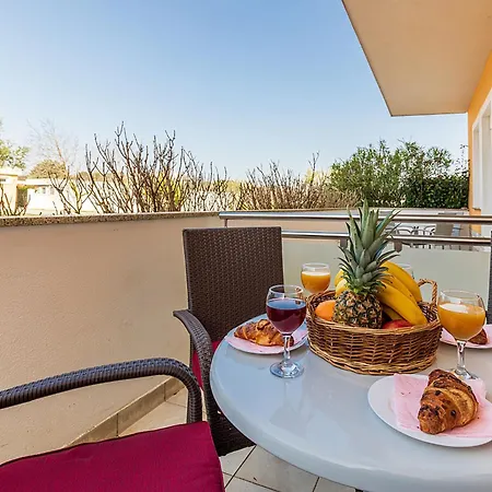 Rok 4 By Interhome بولا