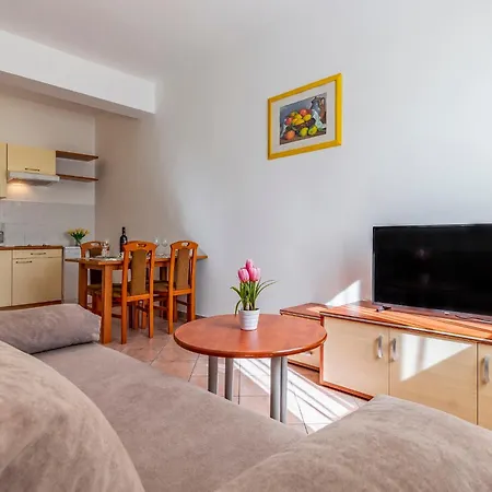 Rok 4 By Interhome * Pola