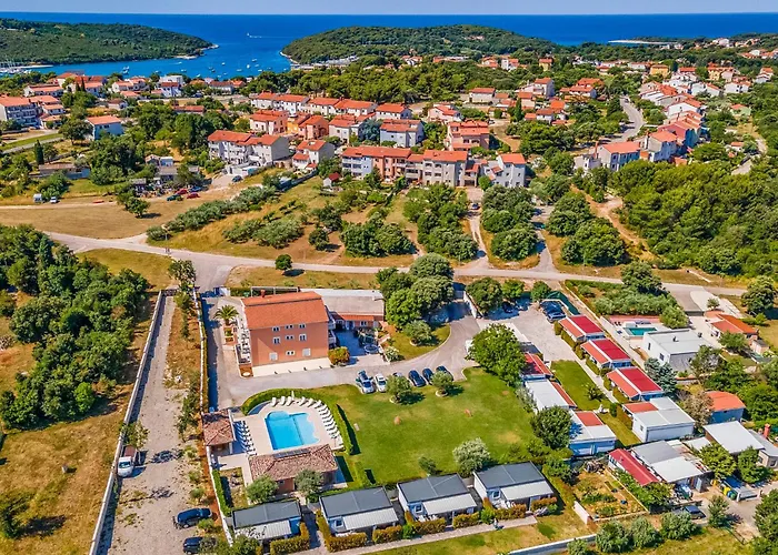 Rok 4 By Interhome Pola