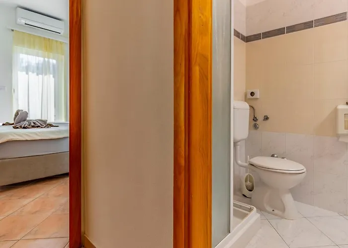 Rok 4 By Interhome Pola