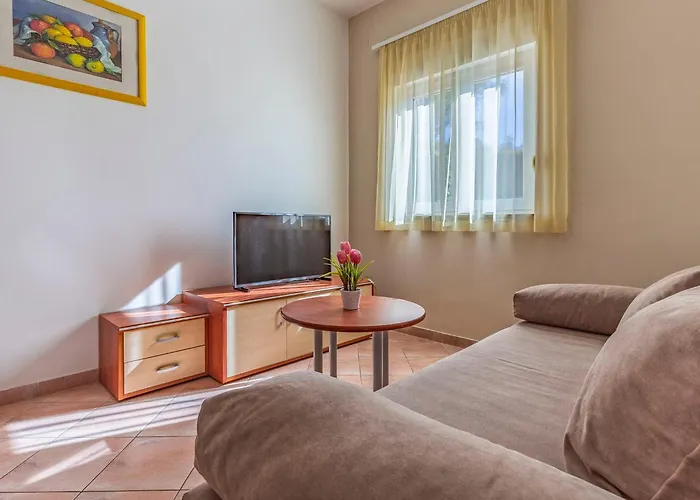 Rok 4 By Interhome Lejlighed Pula